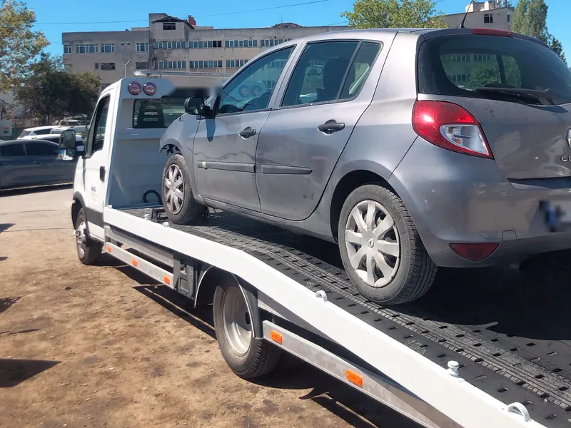 Pendik oto çekici – arızalı aracın çekiciye yüklenmiş hali