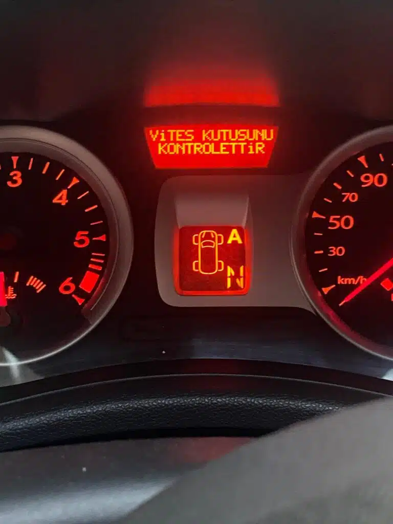 renault vites kutusunu kontrol ettiriniz uyarisi